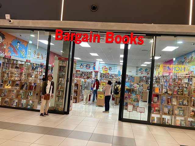 ポートエリザベスのバーゲン書店１